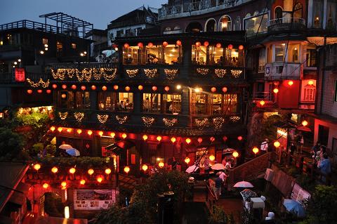 �u��Ɛ�q�̐_�B���v�̃��f���n��t��