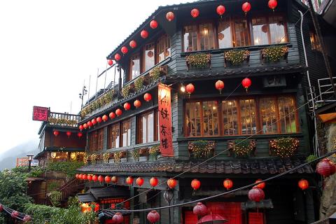 �u��Ɛ�q�̐_�B���v�̃��f���n��t��